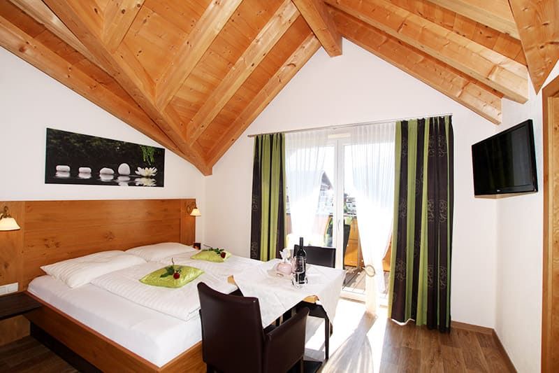 Doppelzimmer mit Balkon in Apart Rietzler in Fiss, Tirol